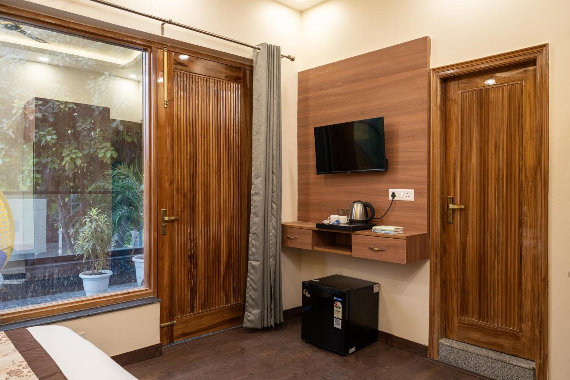 Lime Tree Hotel & One Bhk Serviced Apartment Noida - Sector 50 Metro Kültér fotó