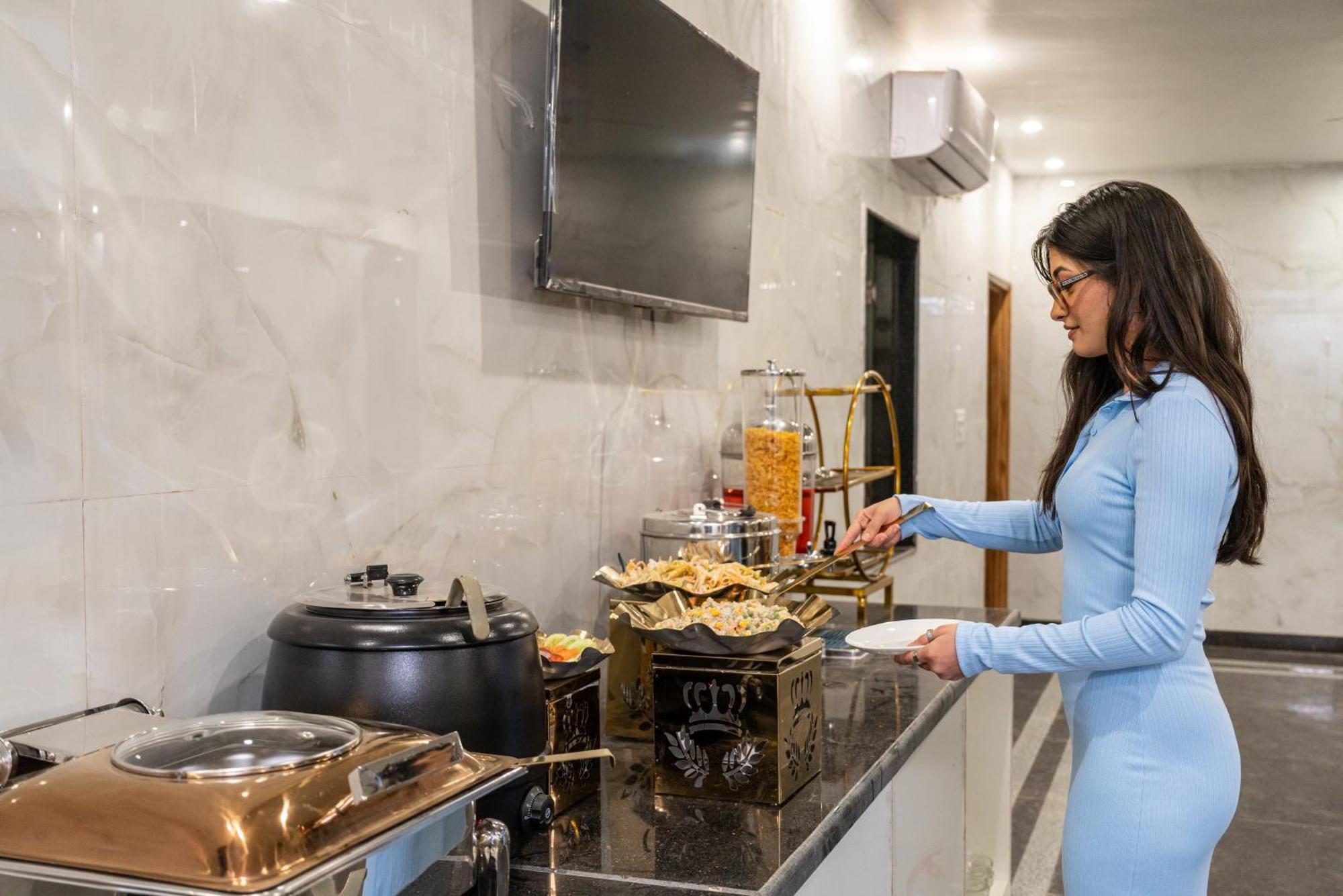Lime Tree Hotel & One Bhk Serviced Apartment Noida - Sector 50 Metro Kültér fotó