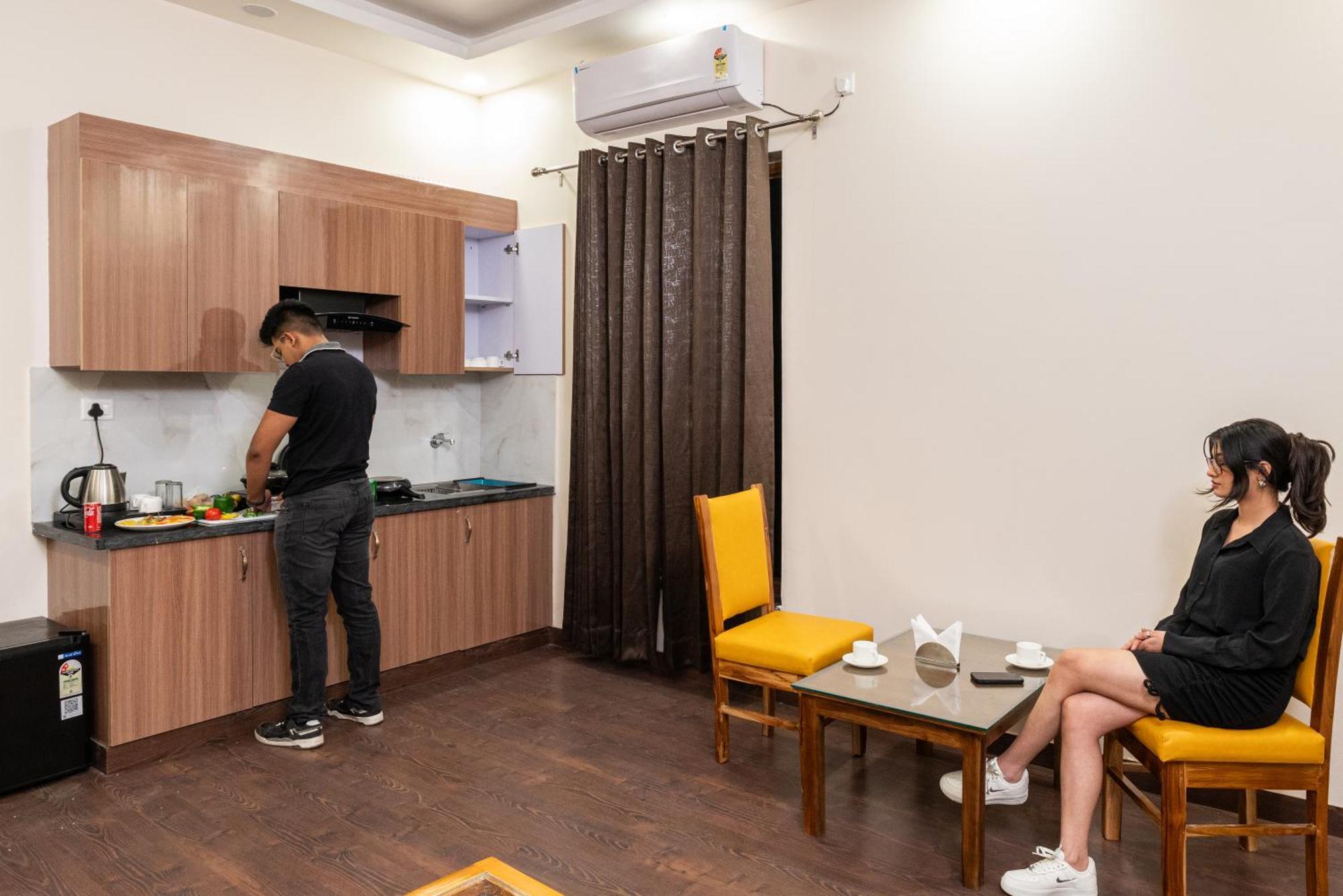 Lime Tree Hotel & One Bhk Serviced Apartment Noida - Sector 50 Metro Kültér fotó