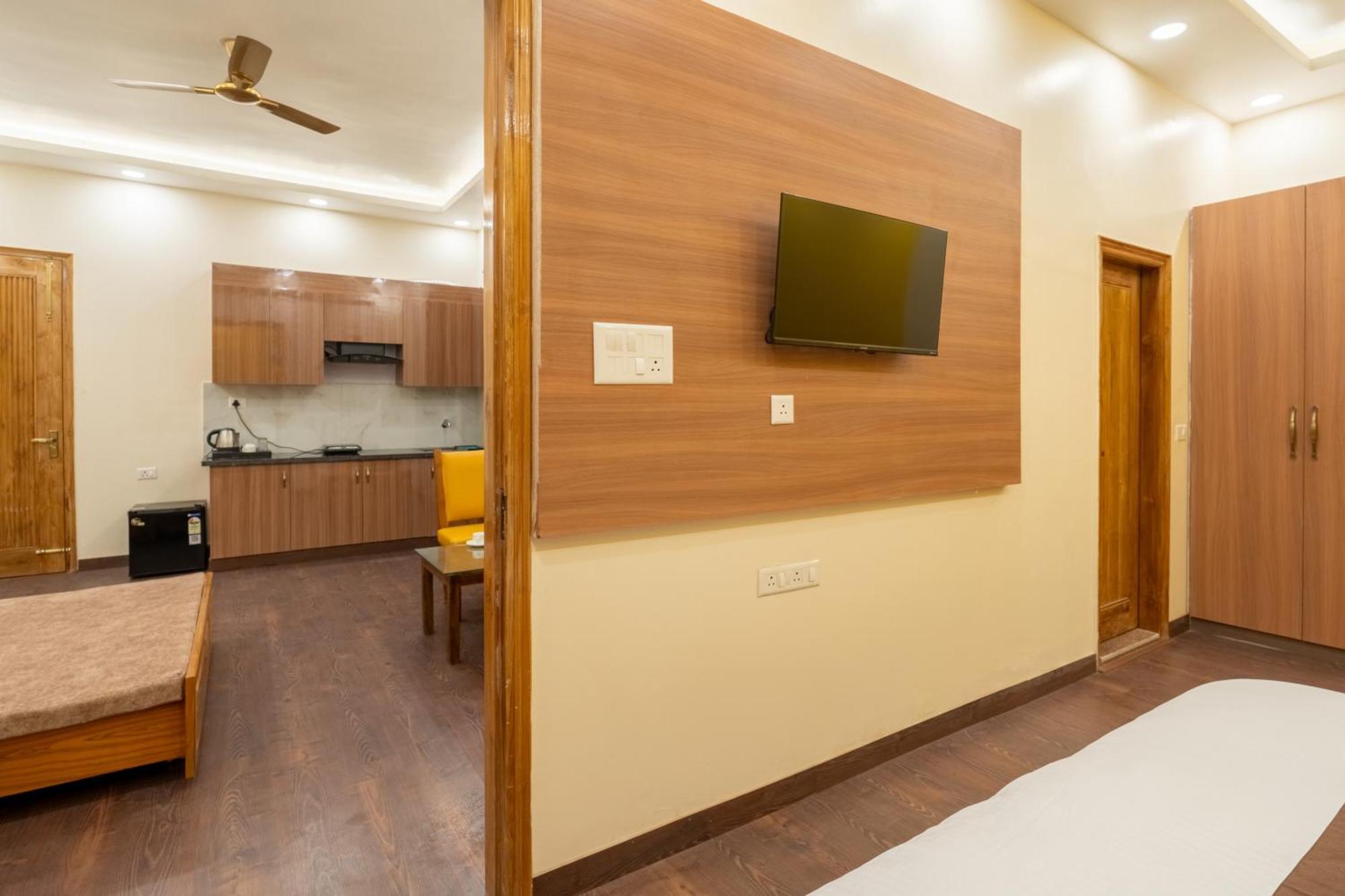 Lime Tree Hotel & One Bhk Serviced Apartment Noida - Sector 50 Metro Kültér fotó