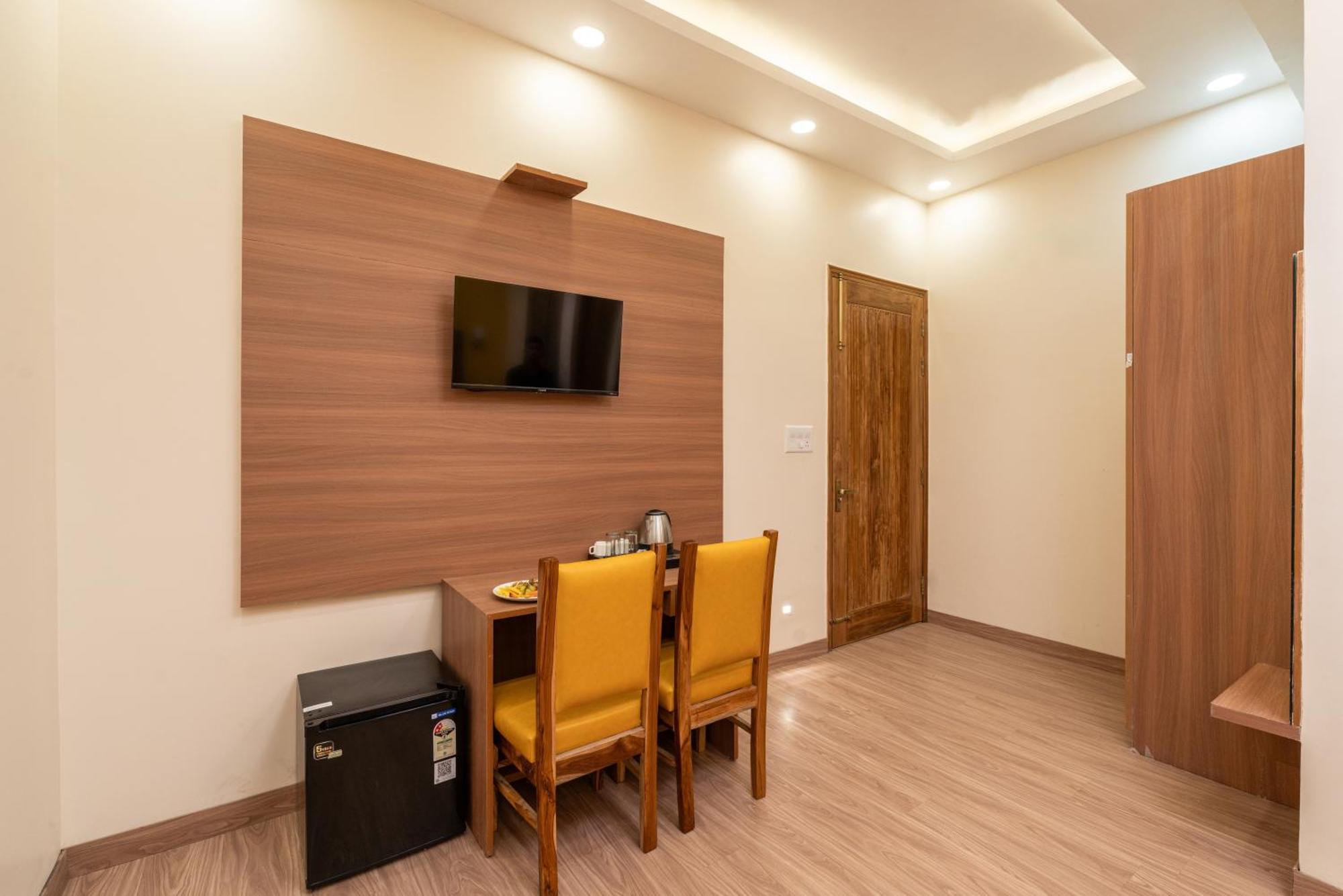 Lime Tree Hotel & One Bhk Serviced Apartment Noida - Sector 50 Metro Kültér fotó